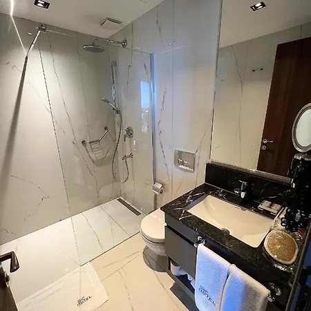 B&c Hotel 4*