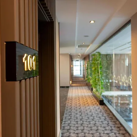 B&c Hotel 4*